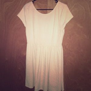 2x Xhilibration Dress